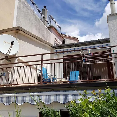 Apartament In 5880 Selce